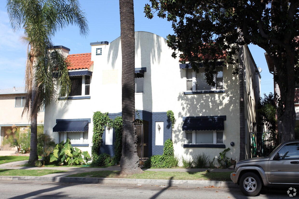 Building Photo - 1135 E 3rd St