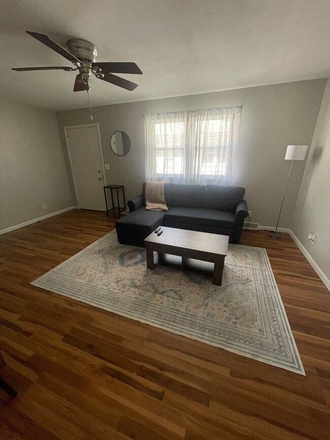 Foto del edificio - 1024 N Jefferson St