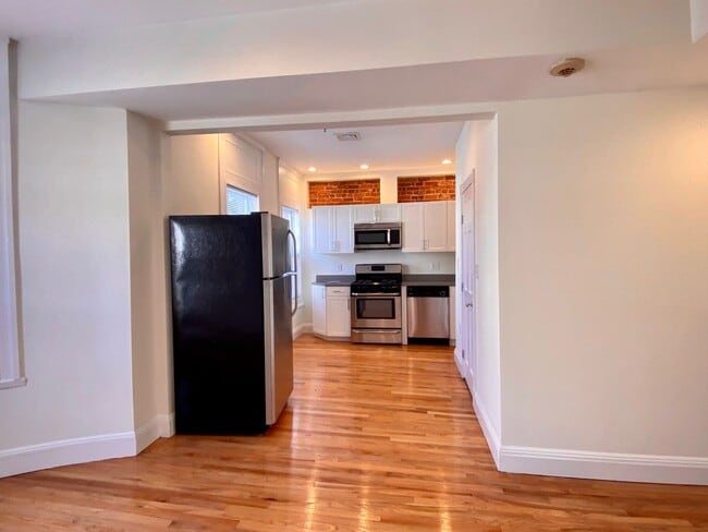 Building Photo - Nicely renovated 2 bed for September 1.