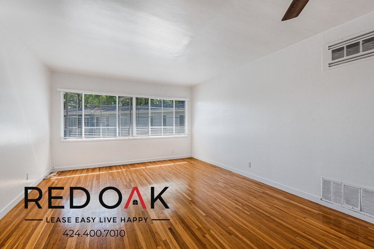 Primary Photo - ~Newly Refurbished~ Fantastic Two Bedroom ...