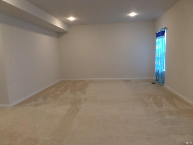 Building Photo - 111 Milan Way