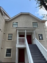 Building Photo - 210 Appleby Dr