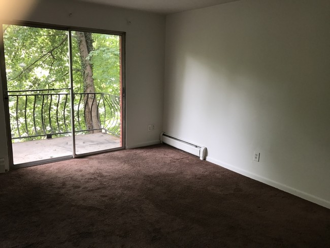 Interior Photo - 2618 Harrison Ave