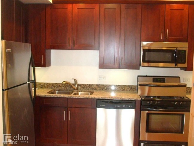 Building Photo - 2 br, 2 bath Condo - Stramlin Unit 2