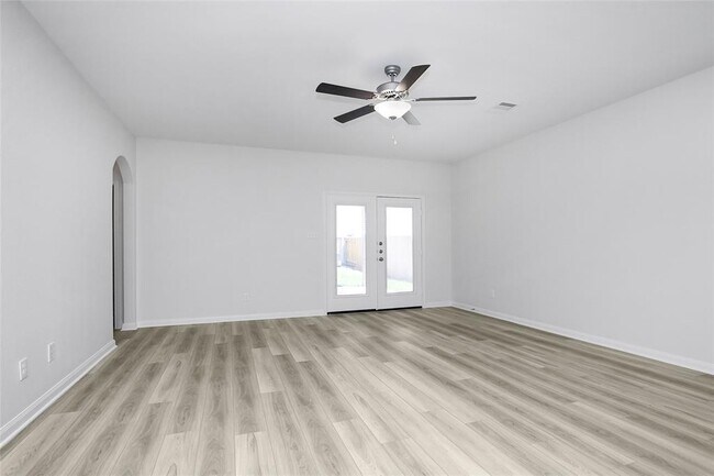Foto del edificio - 450 Amberwood Pk Dr