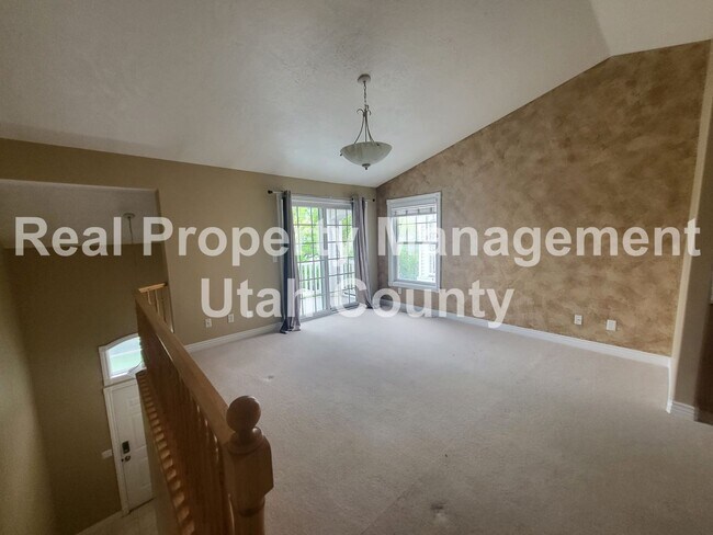 Foto del edificio - Great Springville Condo