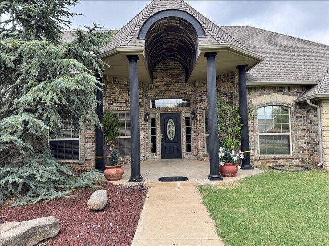 Foto del edificio - 8147 Shadow Lake Dr