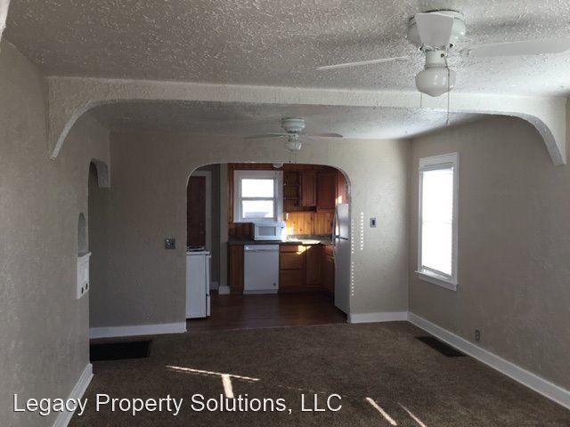 Building Photo - 2 br, 1 bath House - 2110 E. 13th Street U...