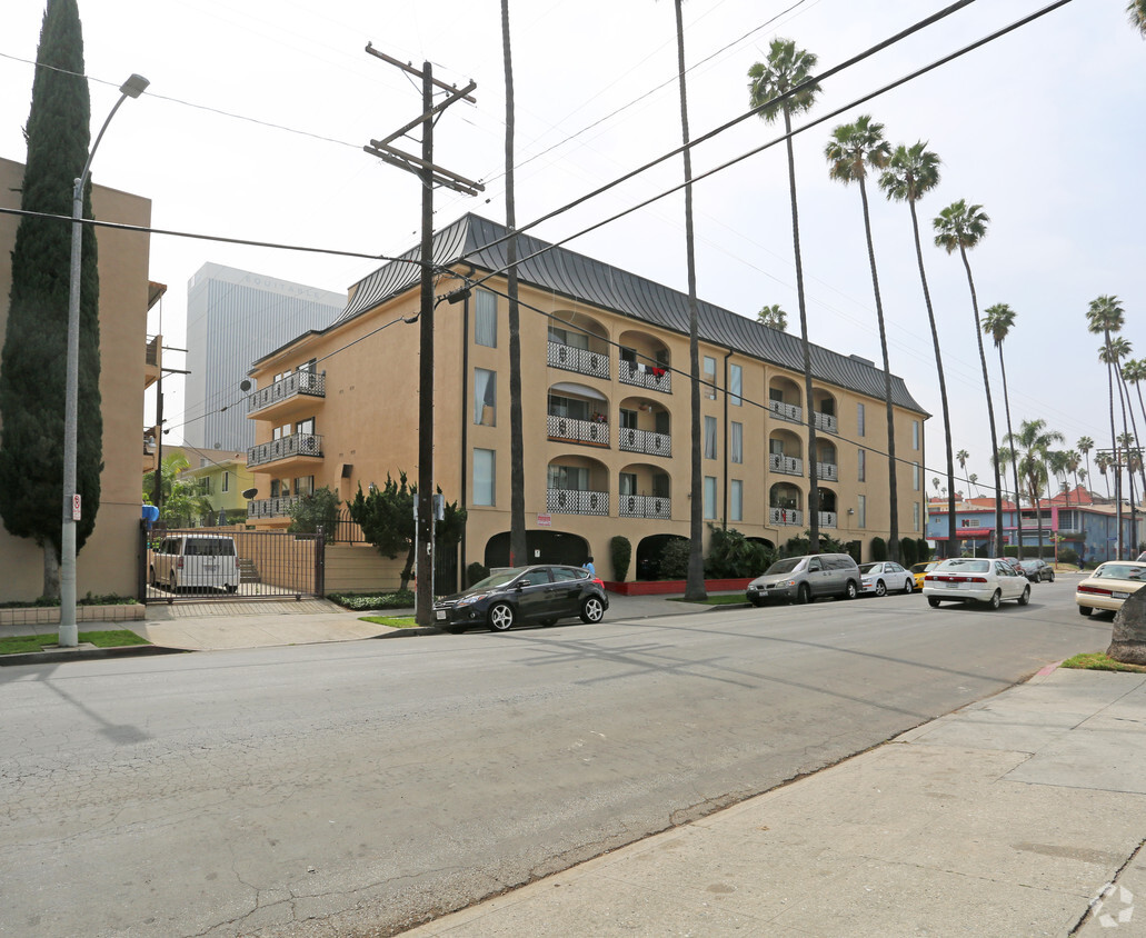 St Moritz Apartments Los Angeles