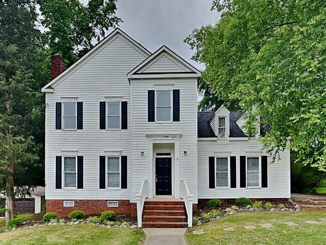 Building Photo - 180 Riverbirch Dr SE