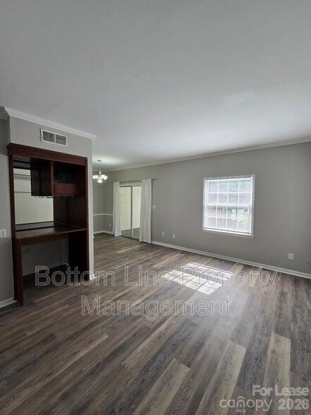 Building Photo - 5949 Quail Hollow Rd