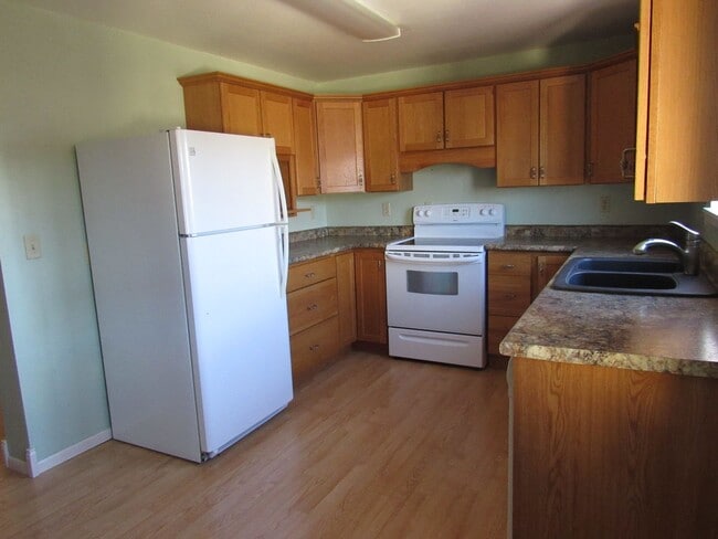 Foto del edificio - Centrally Located, 2 Bedroom Townhouse w/G...
