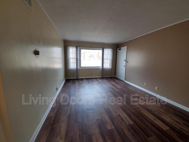 Foto del edificio - 305 S 47th St