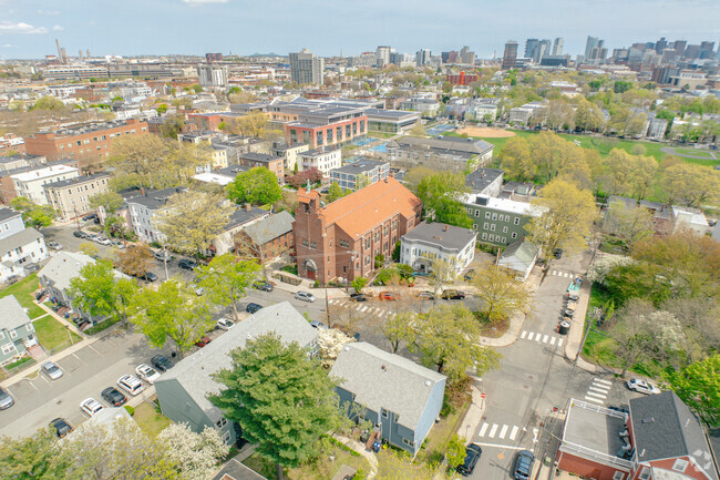 Neighborhood Context - Windsor Street Condominiums
