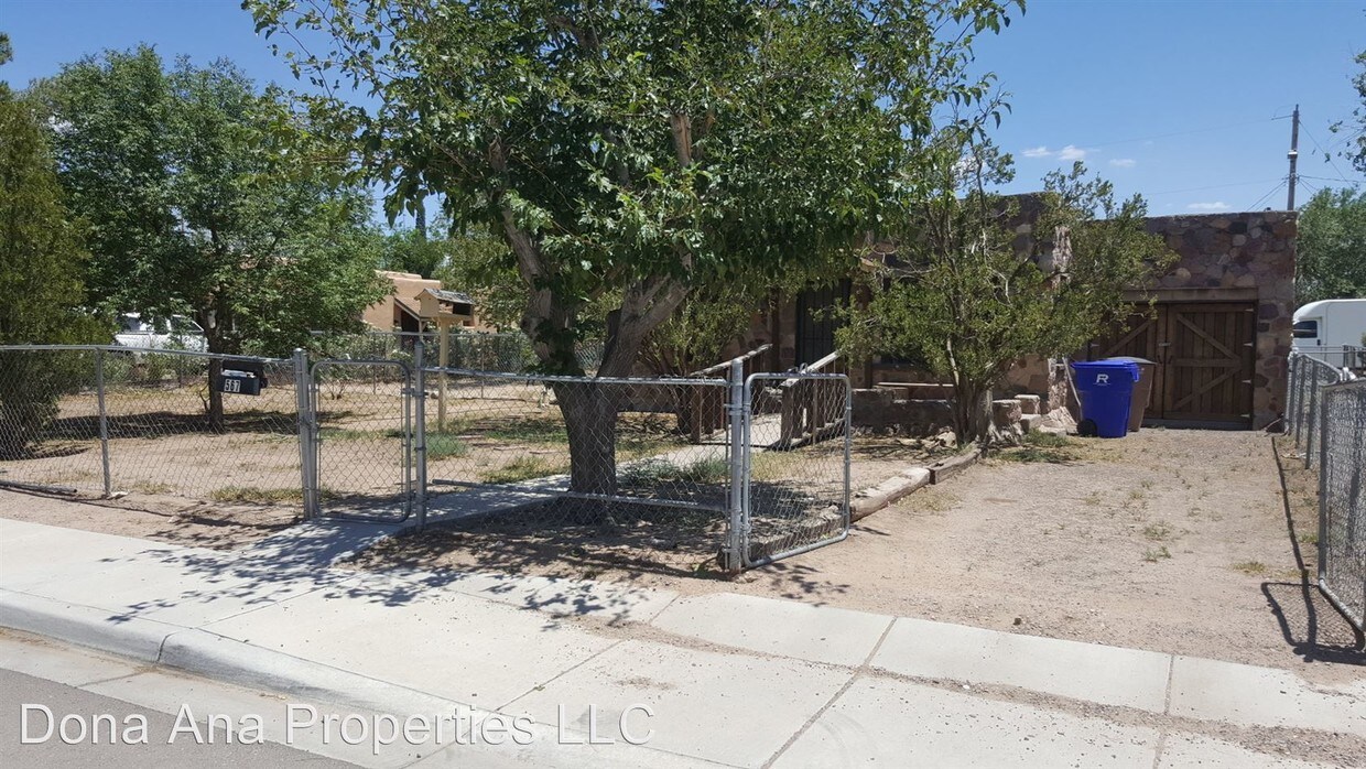 Primary Photo - 585-585 W Brown Rd