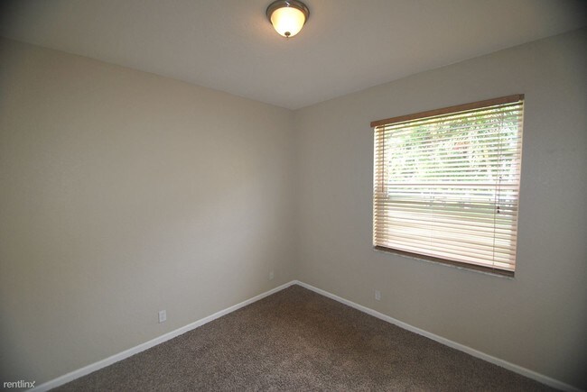 Building Photo - 3 br, 2 bath House - 1539 Rialto Dr
