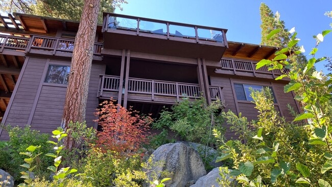 Foto del edificio - Furnished Lakefront home with amazing Lakeviews