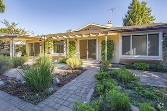Building Photo - 908 Glennan Dr