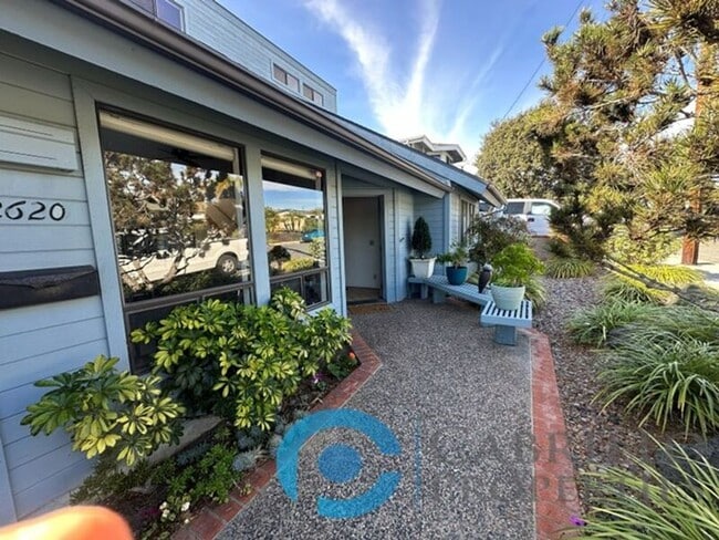 Building Photo - 2620 Deerpark Dr