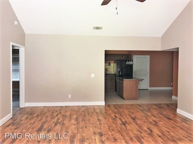 Foto del edificio - 3 br, 3 bath Room For Rent - 118 Echo Way