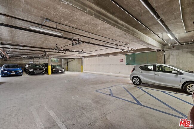 Foto del edificio - 1187 Crenshaw Blvd