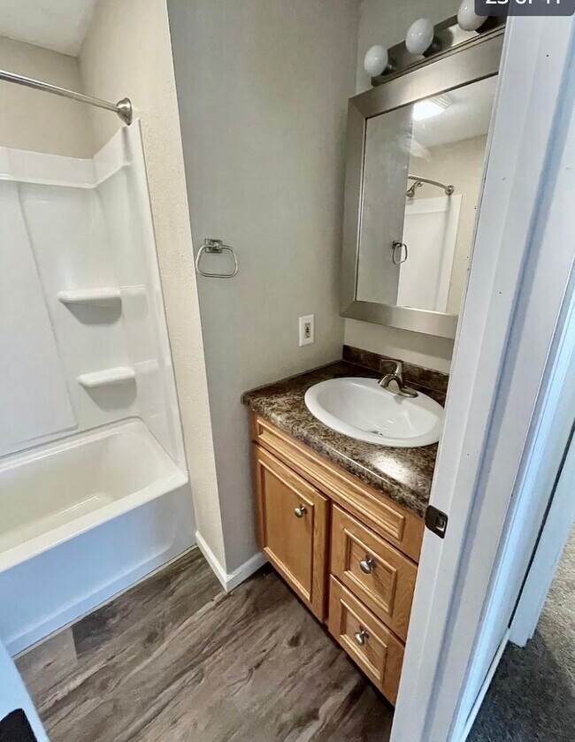 111 Madison Ave NW Unit 5, Eyota, MN 55934 Apartments in Eyota, MN