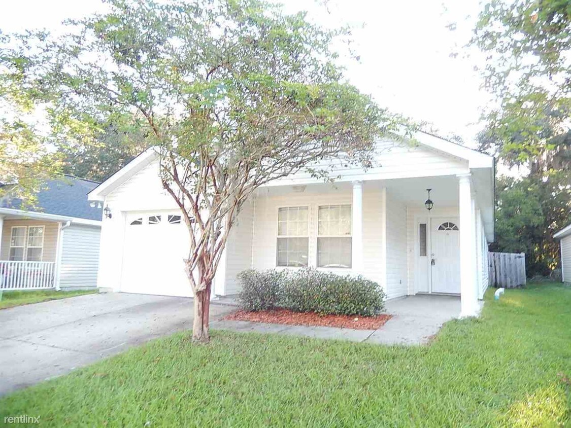 Primary Photo - 1421 Crescent Hill Dr