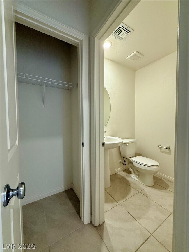 Foto del edificio - 3432 Covilha Ln