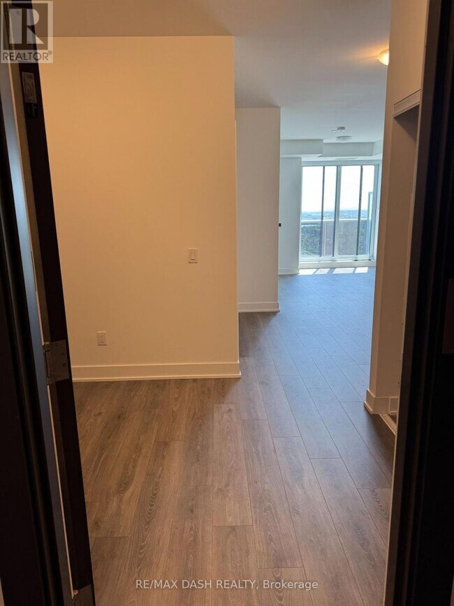 Photo du bâtiment - 2545 Simcoe St N