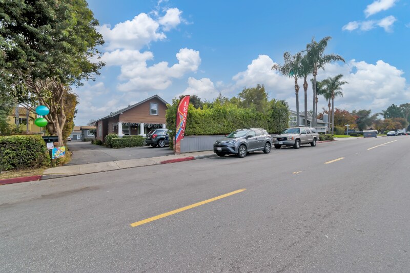 Primary Photo - 2674 Elden Ave