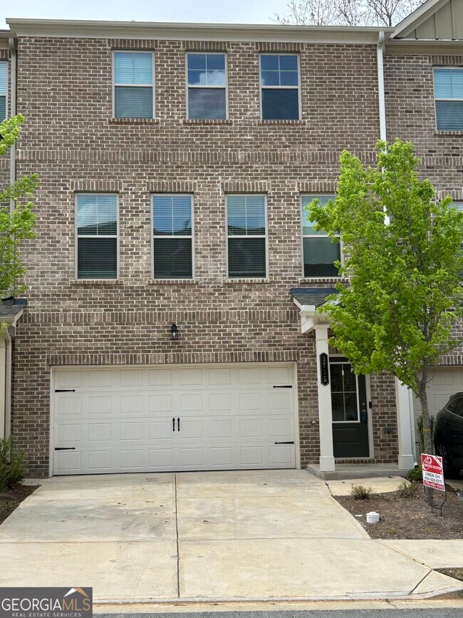 Building Photo - 3715 Davis Cir