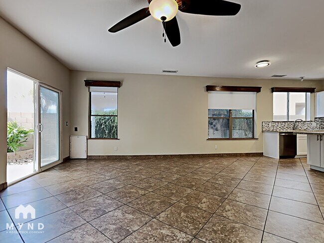 Foto del edificio - 3719 W Fallen Leaf Ln