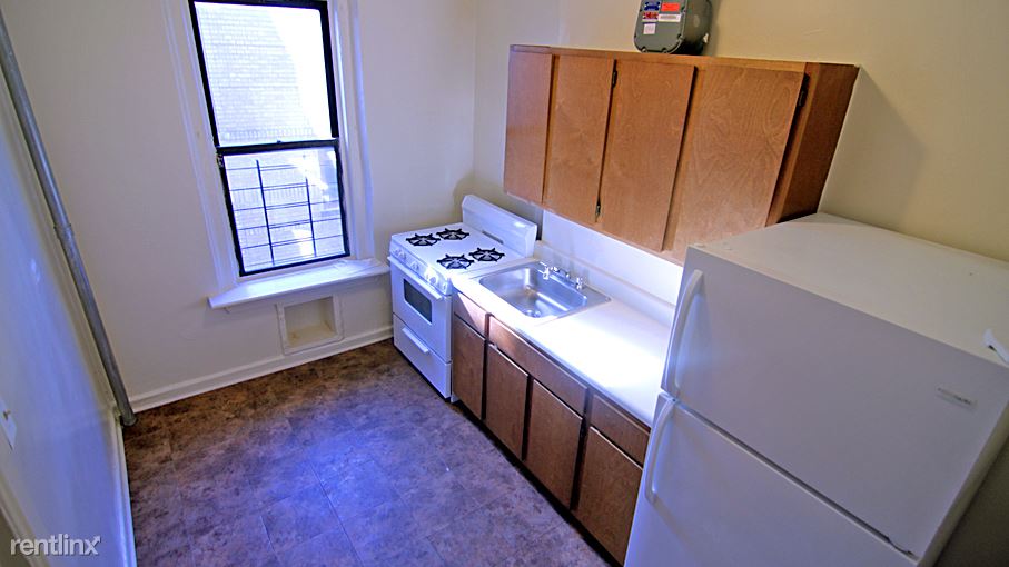 Primary Photo - 2322 Grand Ave
