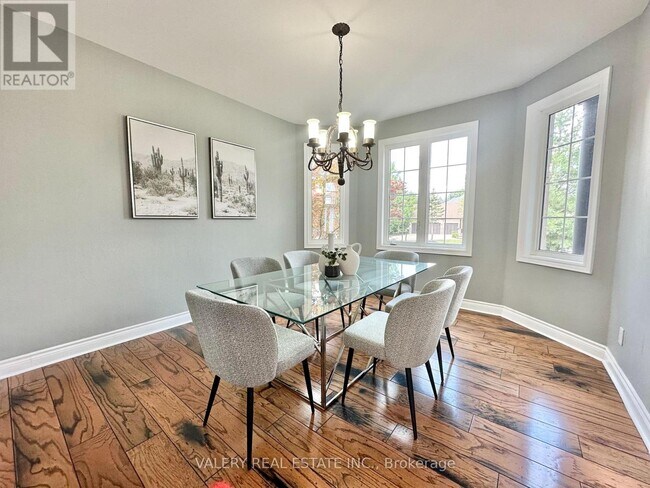 Photo du bâtiment - 13 Classic Dr