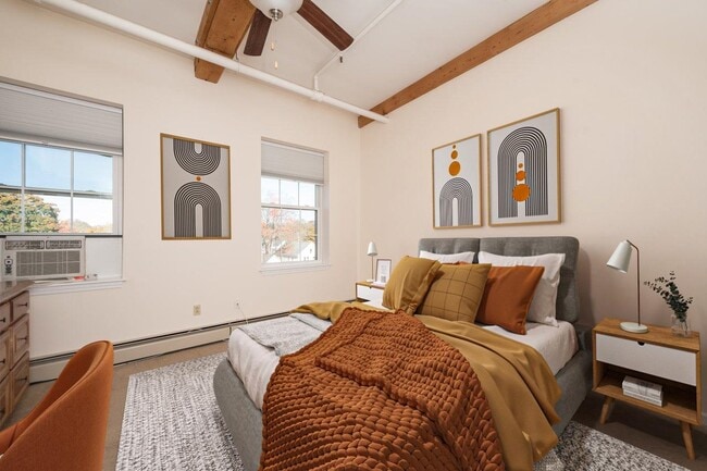 Building Photo - 156 Front St