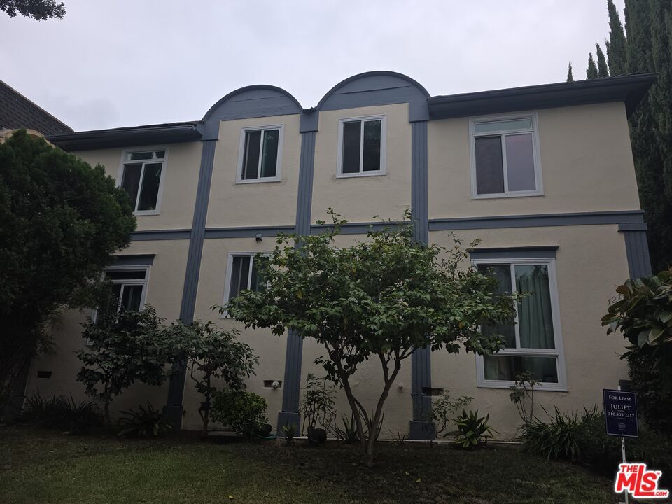 Foto principal - 127 N Clark Dr