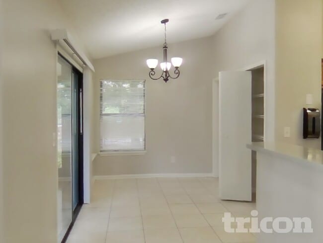 Building Photo - 1487 Rose Hill Dr E