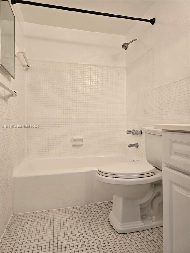 Building Photo - 1140 71st St