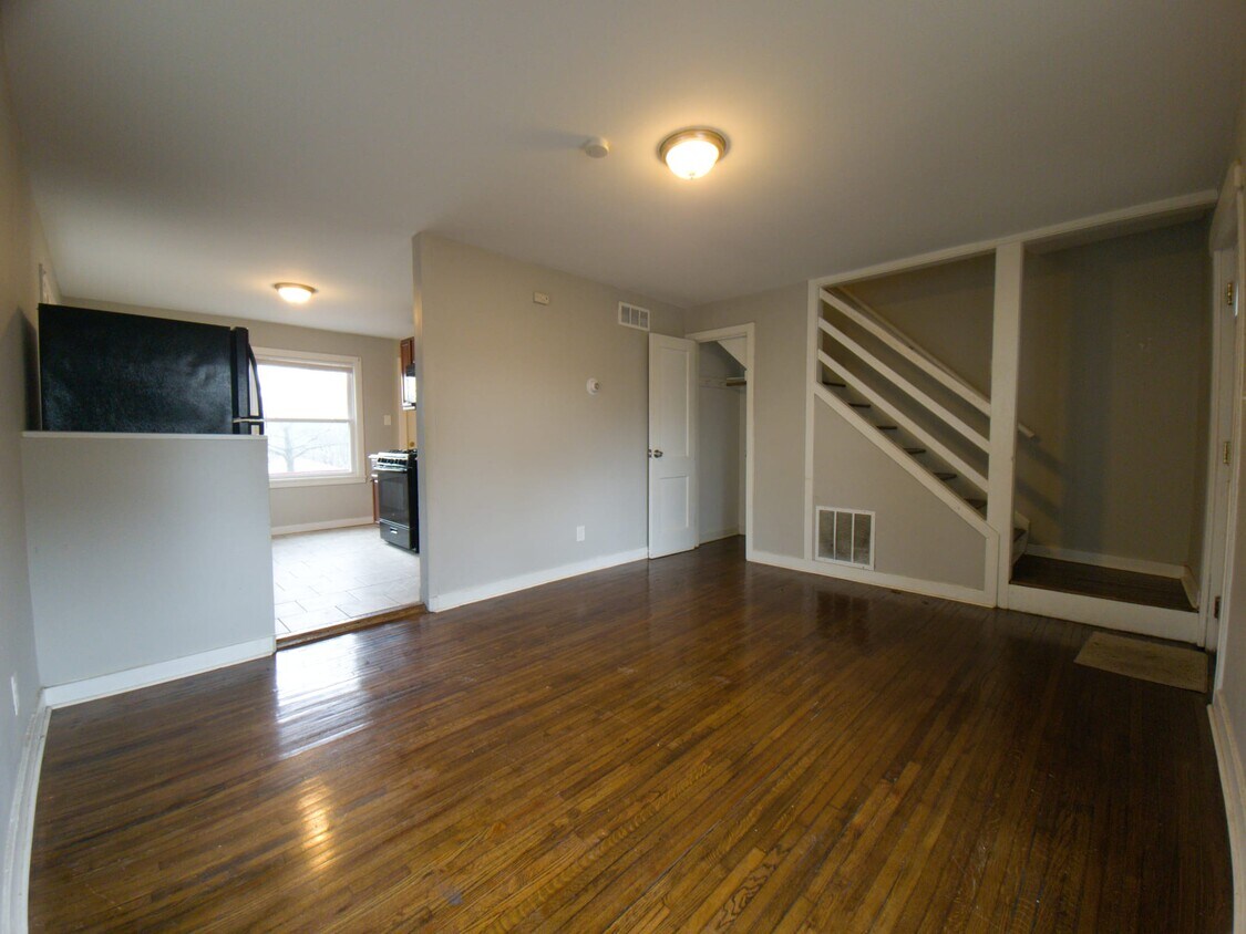 Primary Photo - 13 Hilltop Rd