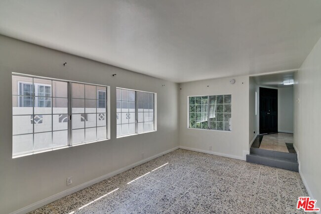 Foto del edificio - 15013 Hartsook St