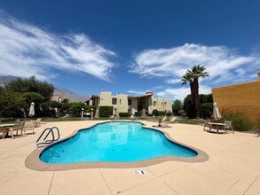 Building Photo - 1407 N Sunrise Way