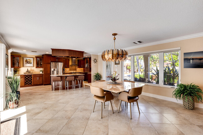 Foto del edificio - 2650 NE 47th St