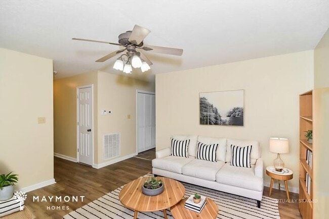 Foto del edificio - 129 Monarch Ln