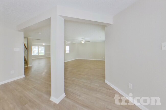 Foto del edificio - 1024 Tradewinds Dr