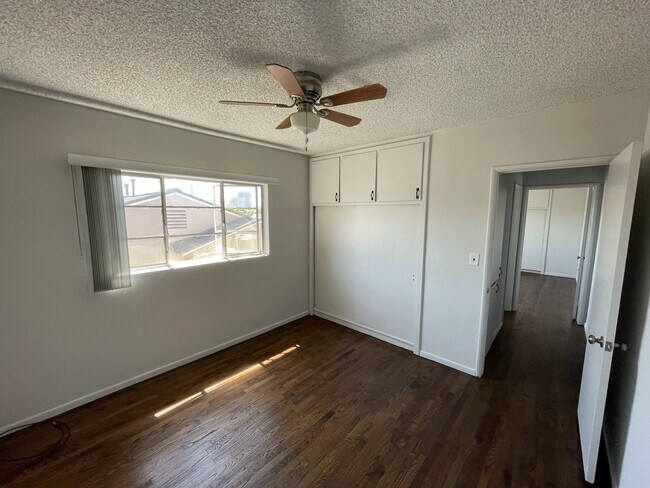 Left Bedroom - 634 Glenwood Rd
