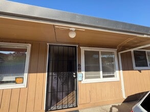 Building Photo - 1621 Sacramento Ave