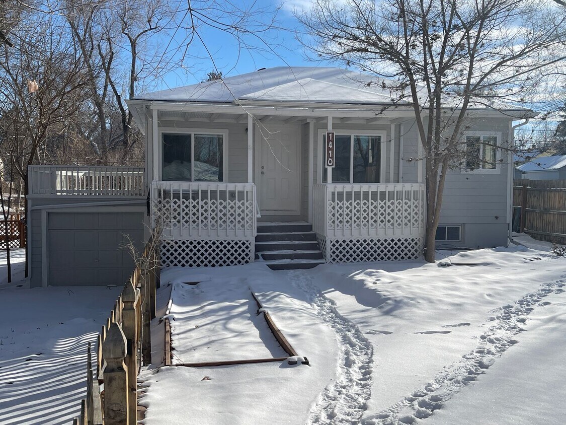 Primary Photo - 2 Bedroom 1 Bath Apartment