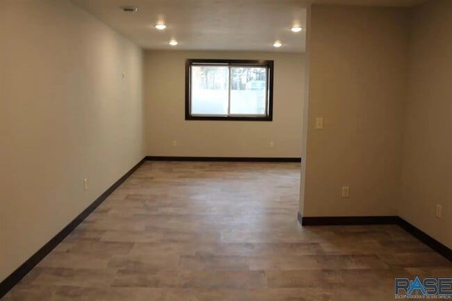 Building Photo - 1115 N Union Ave