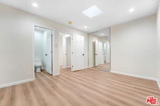 Building Photo - 845 Hagar St