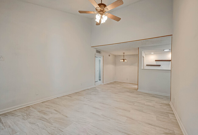 Building Photo - 10047 Westpark Dr